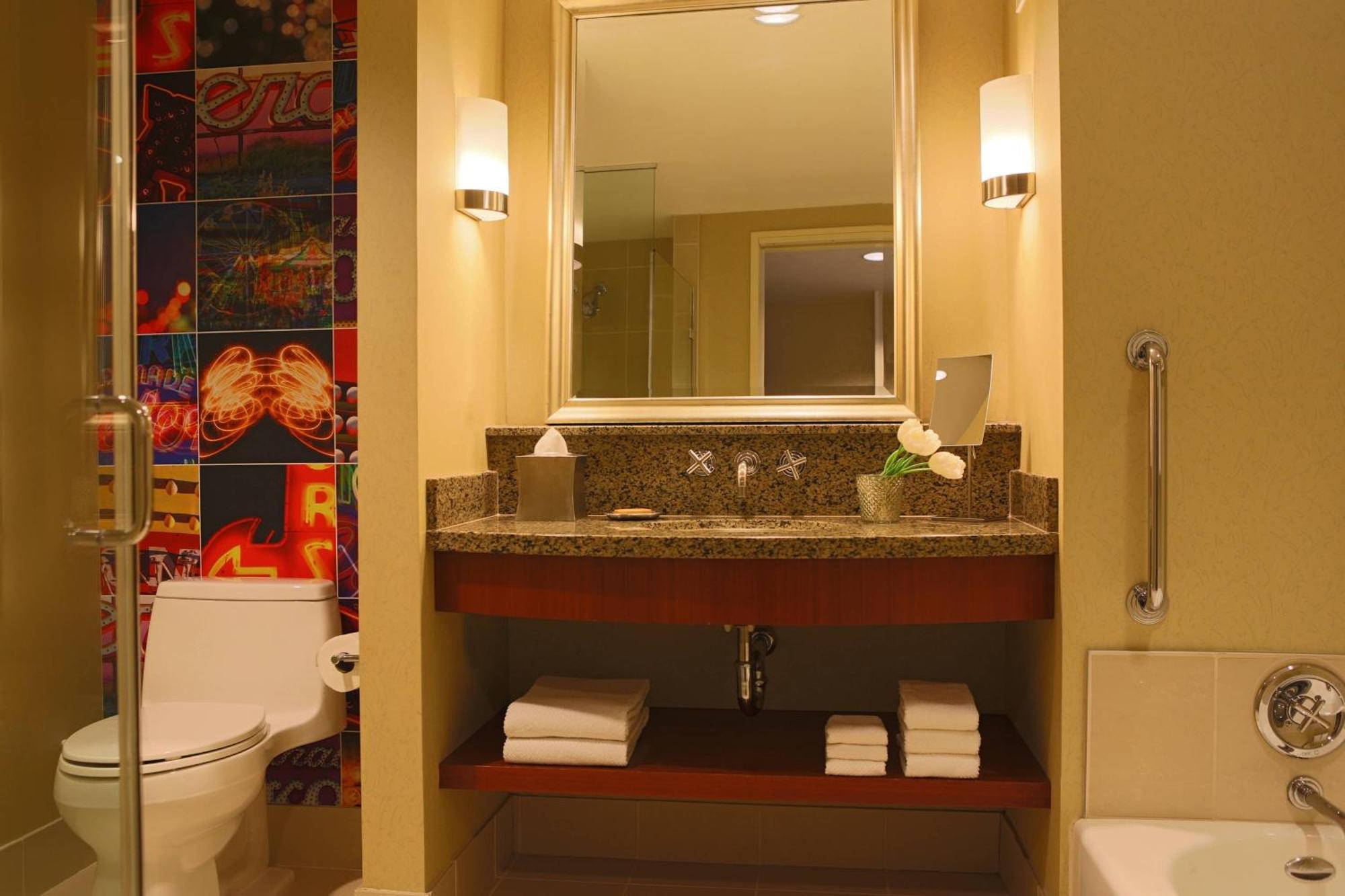 Renaissance Las Vegas Hotel Bagian luar foto
